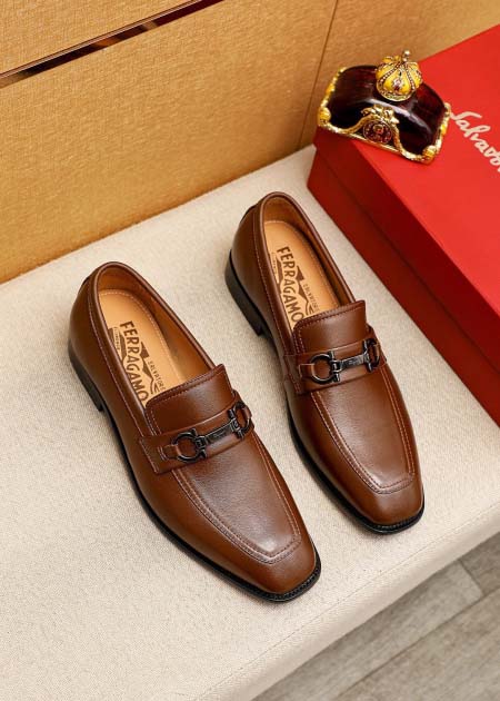 2025年4月11日入荷新品Ferragamoカジュアルシュ...