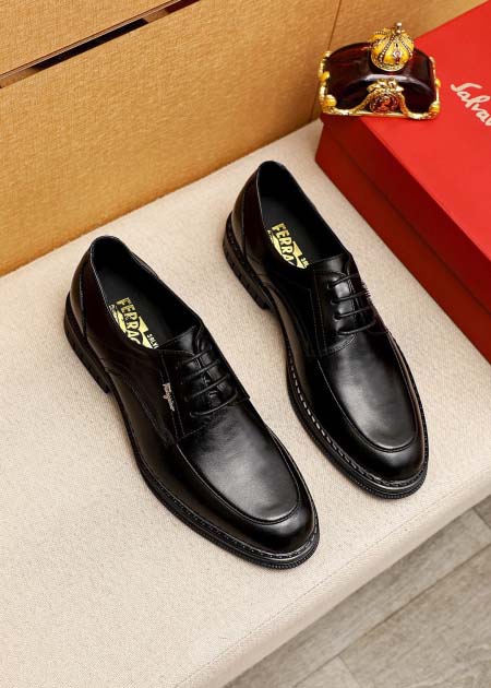 2025年4月11日入荷新品Ferragamoカジュアルシュ...