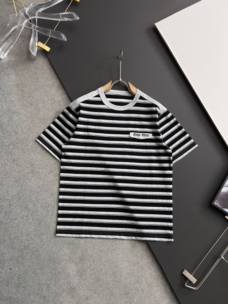 2025年4月14日入荷春夏 新作Miumiu半袖 tシャツ...