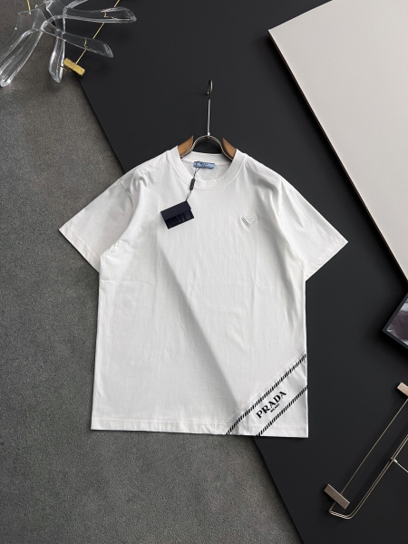 2025年4月14日入荷春夏 新作Prada半袖 tシャツ高...