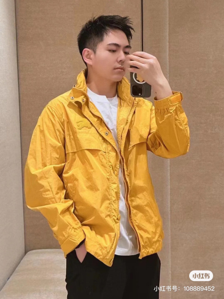 2025年4月14日入荷春夏 新作Burberryジャケット...