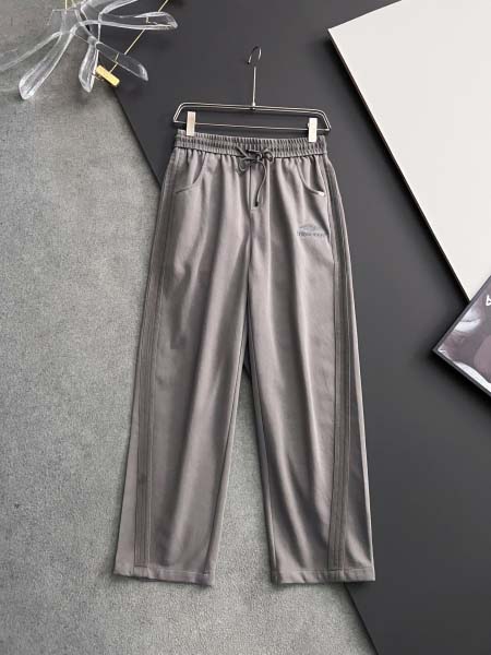 2025年4月15日入荷春夏 新作Balenciagaスウェ...