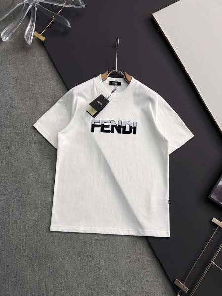 2025年4月15日入荷春夏 新作Fendi半袖 tシャツ高...