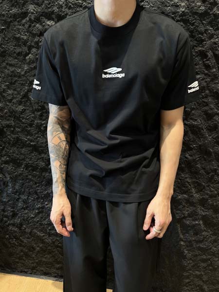 2025年4月19日入荷新作BALENCIAGA半袖Tシャツ...