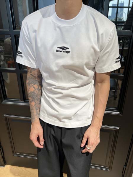 2025年4月19日入荷新作BALENCIAGA半袖Tシャツ...