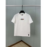 2025年4月19日入荷新作FENDI半袖Tシャツ 超厳選★誕生日プレゼント/結婚祝い/内祝い/贈り物/YI+YI工場S-XXL