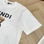 2025年4月19日入荷新作FENDI半袖Tシャツ 超厳選★誕生日プレゼント/結婚祝い/内祝い/贈り物/YI+YI工場S~XL