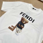2025年4月19日入荷新作FENDI半袖Tシャツ 超厳選★誕生日プレゼント/結婚祝い/内祝い/贈り物/YI+YI工場S~XL