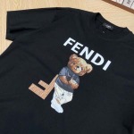 2025年4月19日入荷新作FENDI半袖Tシャツ 超厳選★誕生日プレゼント/結婚祝い/内祝い/贈り物/YI+YI工場S～XL