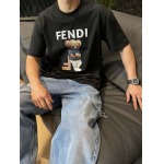 2025年4月19日入荷新作FENDI半袖Tシャツ 超厳選★誕生日プレゼント/結婚祝い/内祝い/贈り物/YI+YI工場S～XL