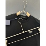 2025年4月19日入荷新作Prada半袖Tシャツ 超厳選★誕生日プレゼント/結婚祝い/内祝い/贈り物/YI+YI工場S-XXL
