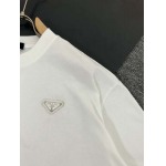 2025年4月19日入荷新作Prada半袖Tシャツ 超厳選★誕生日プレゼント/結婚祝い/内祝い/贈り物/YI+YI工場S-XXL