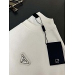 2025年4月19日入荷新作Prada半袖Tシャツ 超厳選★誕生日プレゼント/結婚祝い/内祝い/贈り物/YI+YI工場S-XXL