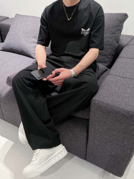 2025年4月19日入荷新作FENDI半袖Tシャツ 超厳選★...