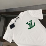 2025年4月19日入荷新作Louis Vuitton半袖Tシャツ 超厳選★誕生日プレゼント/結婚祝い/内祝い/贈り物/YI+YI工場M-3XL