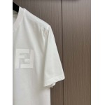 2025年4月19日入荷新作Fendi半袖Tシャツ 超厳選★誕生日プレゼント/結婚祝い/内祝い/贈り物/YI+YI工場S-XXL