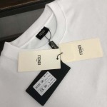 2025年4月20日入荷新作Fendi半袖Tシャツ 超厳選★誕生日プレゼント/結婚祝い/内祝い/贈り物/YI+YI工場S-XL