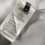 2025年4月20日入荷新作Fendi半袖Tシャツ 超厳選★誕生日プレゼント/結婚祝い/内祝い/贈り物/YI+YI工場S-XL