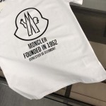 2025年4月20日入荷新作Moncler半袖Tシャツ 超厳選★誕生日プレゼント/結婚祝い/内祝い/贈り物/YI+YI工場S-XL