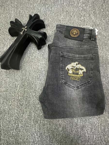 2025年4月21日入荷春夏新作Versaceジーパン★誕生...