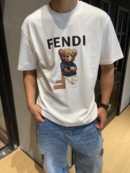 2025年4月22日入荷新作FENDI 半袖 Tシャツ★誕生...