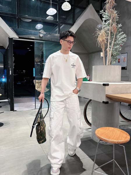 2025年4月22日入荷新作FENDI 半袖 Tシャツ★誕生...