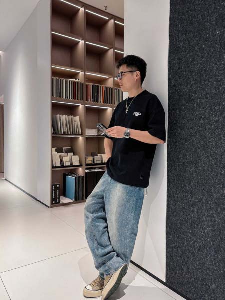 2025年4月22日入荷新作FENDI 半袖 Tシャツ★誕生...