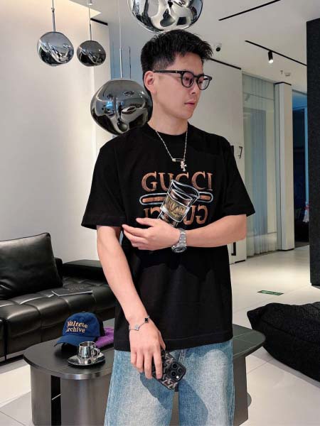 2025年4月22日入荷新作GUCCI 半袖 Tシャツ★誕生...