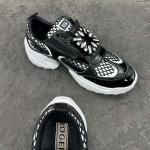 2025年4月22日入荷新品Roger ViVier女性用原版復刻 ブランド靴本革製ギフト/誕生日/CT工場35-41