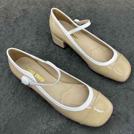 2025年4月22日入荷新品MiuMiu女性用原版復刻 ブラ...