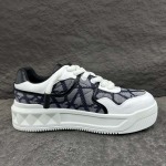 2025年4月23日入荷新品VALENTINO男女兼用原版復刻 ブランド靴本革製ギフト/誕生日/CT工場