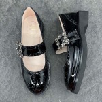 2025年4月23日入荷新品Roger Vivier女性用原版復刻 ブランド靴本革製ギフト/誕生日/CT工場