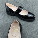 2025年4月23日入荷新品Roger Vivier女性用原版復刻 ブランド靴本革製ギフト/誕生日/CT工場