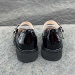 2025年4月23日入荷新品Roger Vivier女性用原版復刻 ブランド靴本革製ギフト/誕生日/CT工場