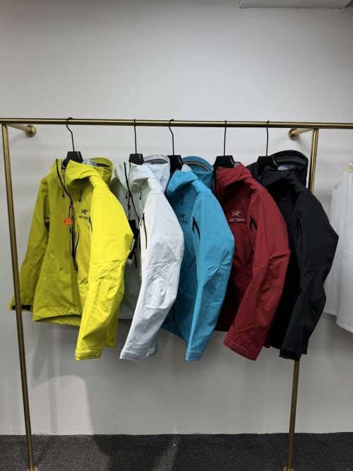 2025年4月23日入荷新作ARCTERYX秋冬ジャケット ...
