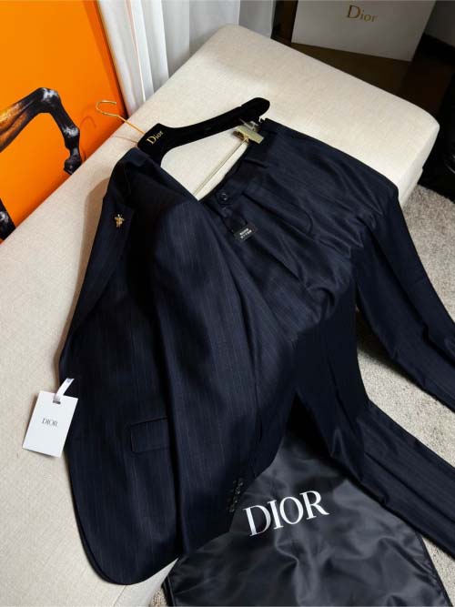 2025年4月23日入荷新作DIORウールスーツのセット 原...