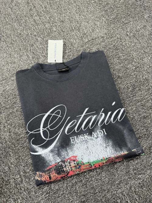 2025年4月23日入荷新作BALENCIAGA半袖Tシャツ...