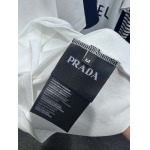 2025年4月24日入荷新作PRADA半袖Tシャツ 原版复刻高級品香港の会社超厳選★入手困難/誕生日プレゼント/yinx工場S-XXL