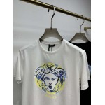 2025年4月24日入荷新作Versace半袖Tシャツ 原版复刻高級品香港の会社超厳選★入手困難/誕生日プレゼント/yinx工場M-XXXL