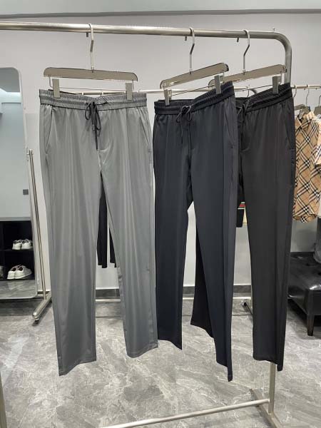 2025年4月24日入荷新作Louis Vuittonスラッ...