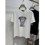 2025年4月25日入荷新作Versace半袖Tシャツ 原版复刻高級品香港の会社超厳選★入手困難/誕生日プレゼント/yinx工場