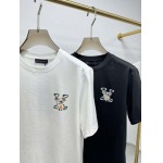 2025年4月25日入荷新作Louis Vuitton半袖Tシャツ 原版复刻高級品香港の会社超厳選★入手困難/誕生日プレゼント/yinx工場