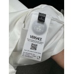 2025年4月25日入荷新作Versace半袖Tシャツ 原版复刻高級品香港の会社超厳選★入手困難/誕生日プレゼント/yinx工場