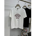 2025年4月25日入荷新作Versace半袖Tシャツ 原版复刻高級品香港の会社超厳選★入手困難/誕生日プレゼント/yinx工場