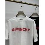 2025年4月26日入荷新作Givenchy半袖Tシャツ 原版复刻高級品香港の会社超厳選★入手困難/誕生日プレゼント/yinx工場