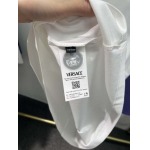 2025年4月26日入荷新作Versace半袖Tシャツ 原版复刻高級品香港の会社超厳選★入手困難/誕生日プレゼント/yinx工場