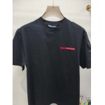 2025年4月26日入荷新作PRADA半袖Tシャツ 原版复刻高級品香港の会社超厳選★入手困難/誕生日プレゼント/yinx工場
