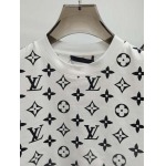 2025年4月26日入荷新作Louis Vuitton半袖Tシャツ 原版复刻高級品香港の会社超厳選★入手困難/誕生日プレゼント/yinx工場