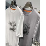 2025年4月26日入荷新作HERMES半袖Tシャツ 原版复刻高級品香港の会社超厳選★入手困難/誕生日プレゼント/yinx工場