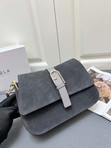 2025年4月27日入荷新作  FURLA型番H02010 ...